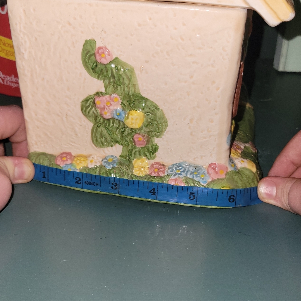 Vintage Cottage Cookie Jar - Picture 15 of 15